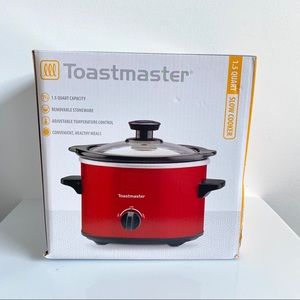 Toastmaster 1.5 quart slow cooker. Removable stoneware, adjustable temperature